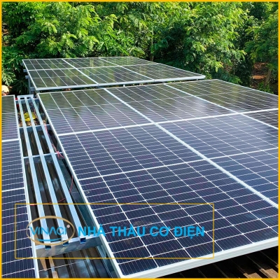 Công Ty Cung Cấp Dịch Vụ Vệ Sinh Hệ Thống Điện Mặt Trời Chuyên Nghiệp