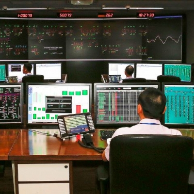 Tháng kỷ lục xài điện 2026: Người dân đổ xô lắp điện mặt trời áp mái