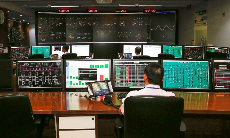 Tháng kỷ lục xài điện 2026: Người dân đổ xô lắp điện mặt trời áp mái