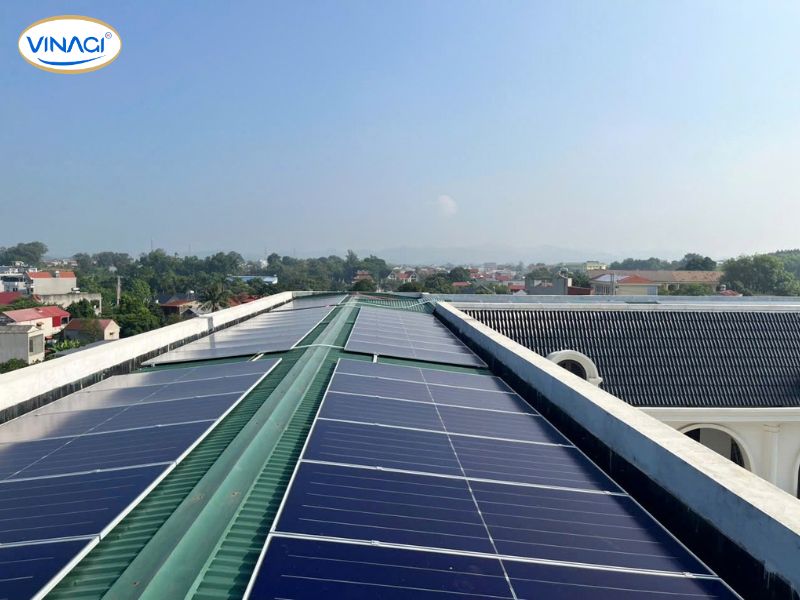 Quy trình lắp đặt hệ thống điện năng lượng mặt trời áp mái trọn gói tại VINAGI