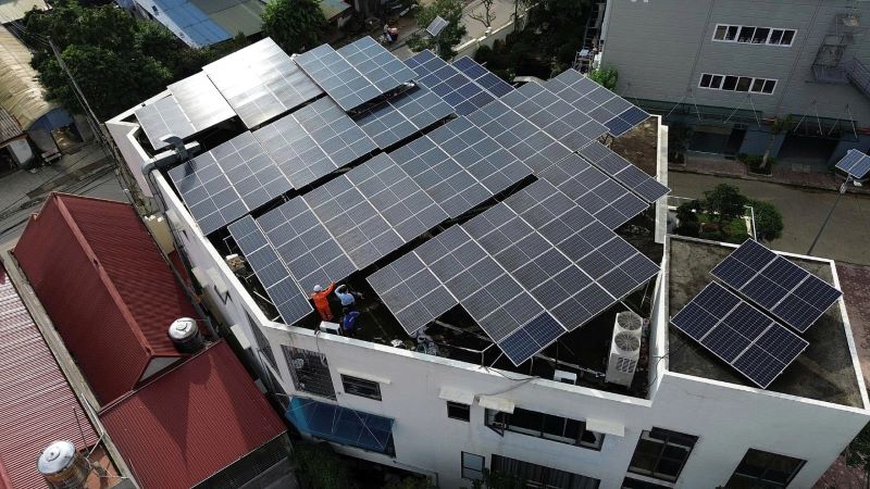 Lắp điện mặt trời áp mái - sử dụng điện thả ga mà không e dè đồng hồ điện