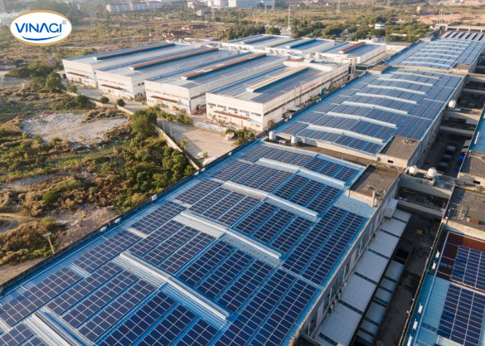 Giải đáp: Lắp điện mặt trời nhà xưởng có cần xin phép xây dựng không?